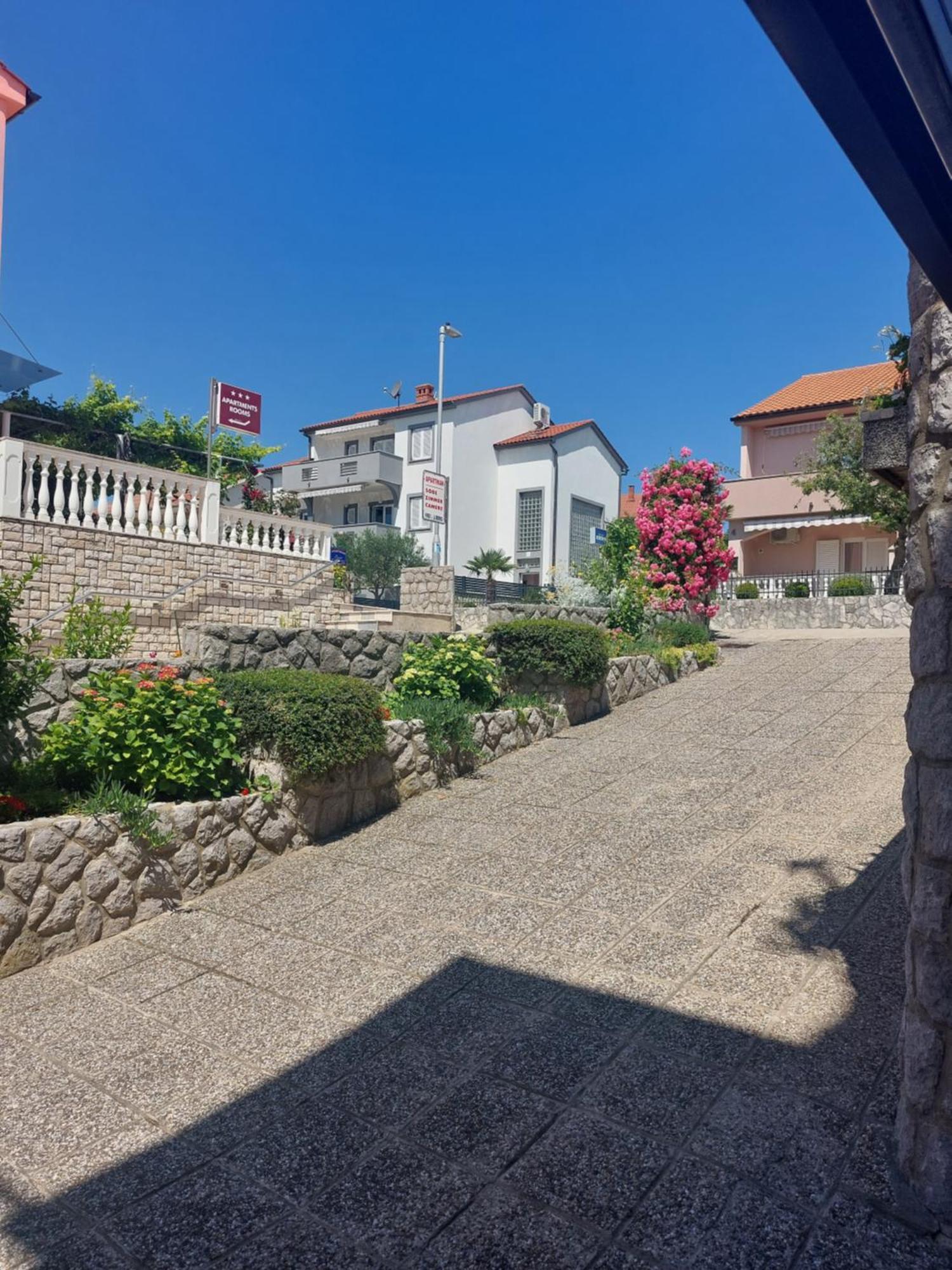 Apartmani Paradiso Krk Town Extérieur photo